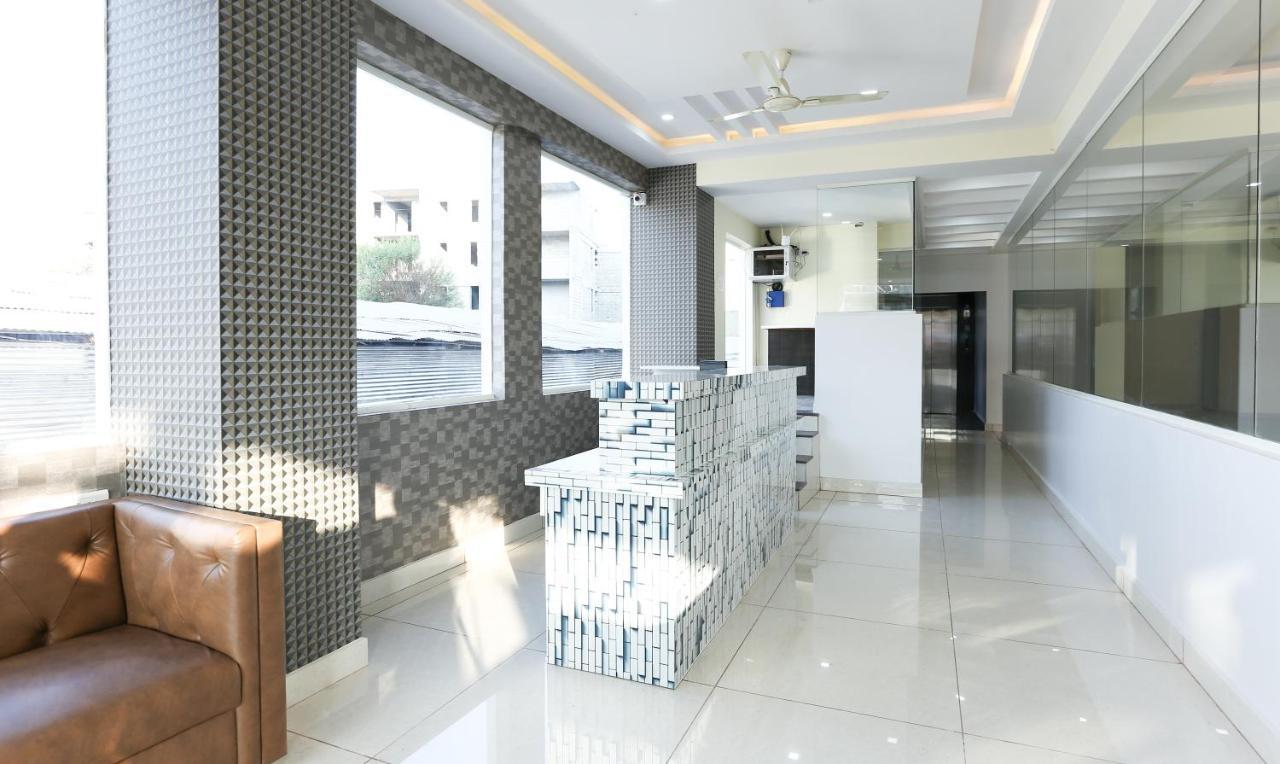 Fabhotel Rotano Suites - Yelahanka Bangalore Extérieur photo